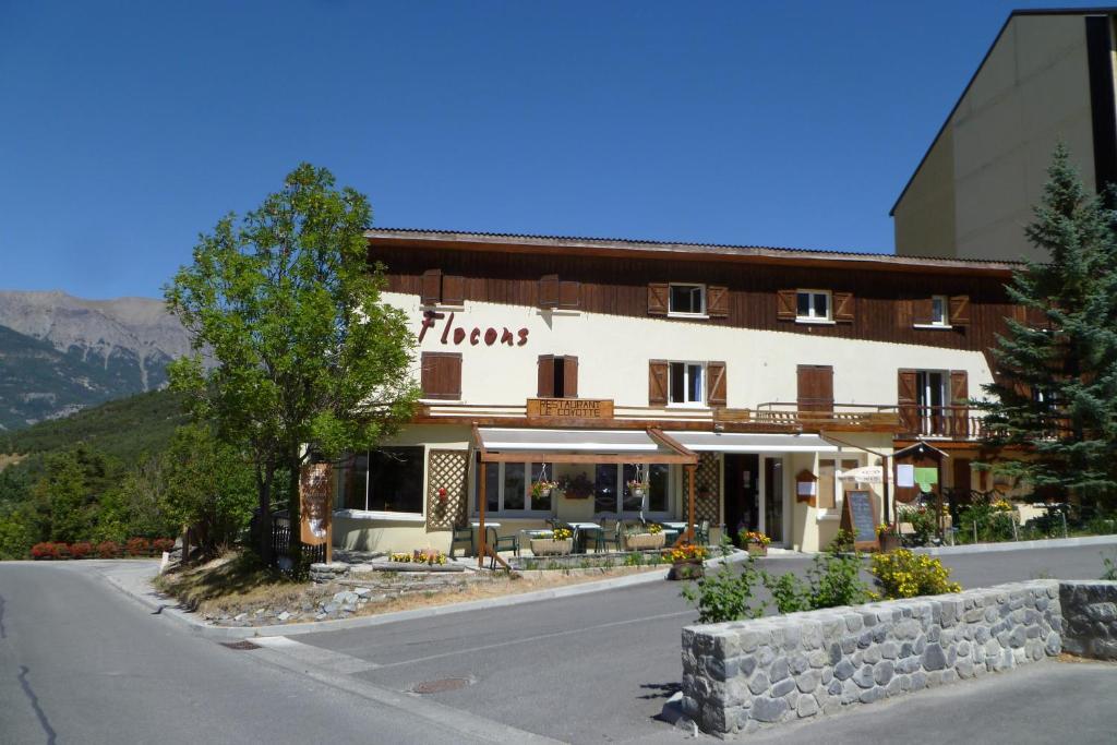 Hotel Les Flocons Le Sauze Eksteriør billede